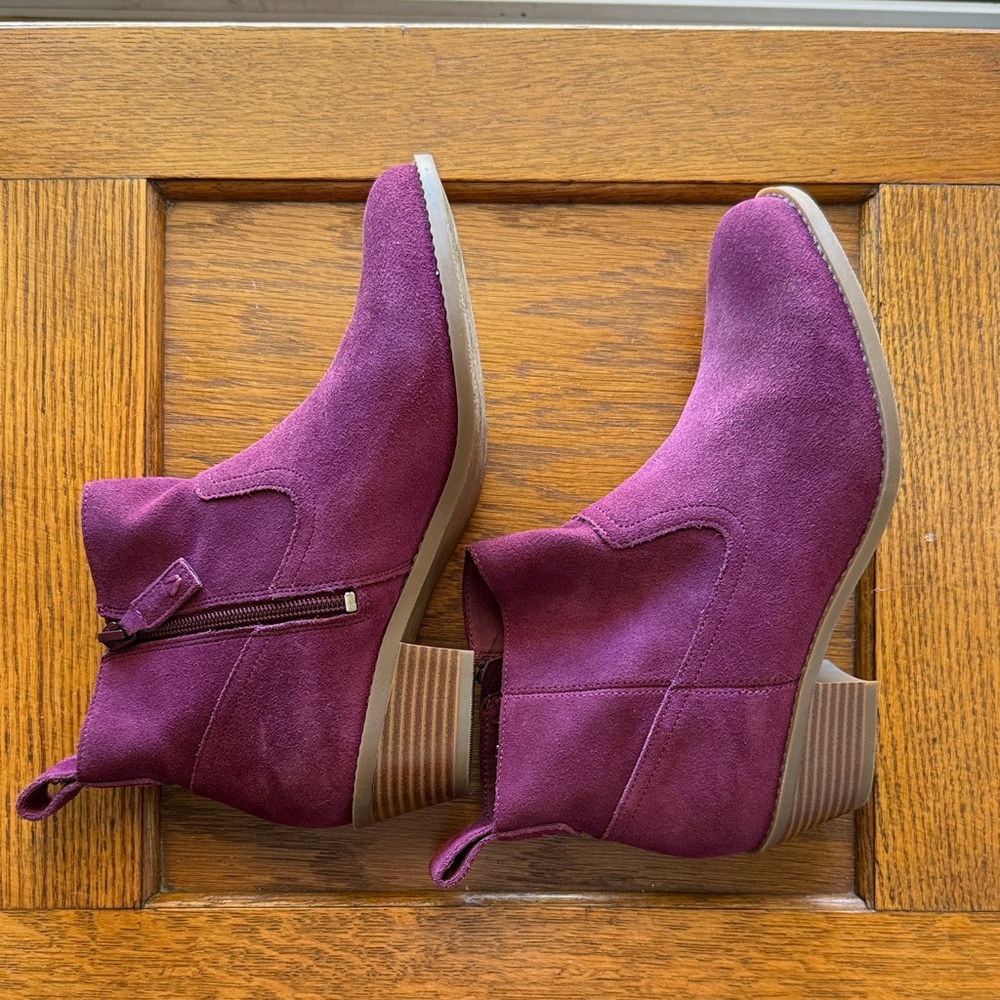 Vionic Plum Suede Chelsea Ankle Boots with Side Zip - Picture 4 of 11